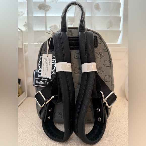 Loungefly Loves Hello Kitty Backpack - Picture 2 of 7